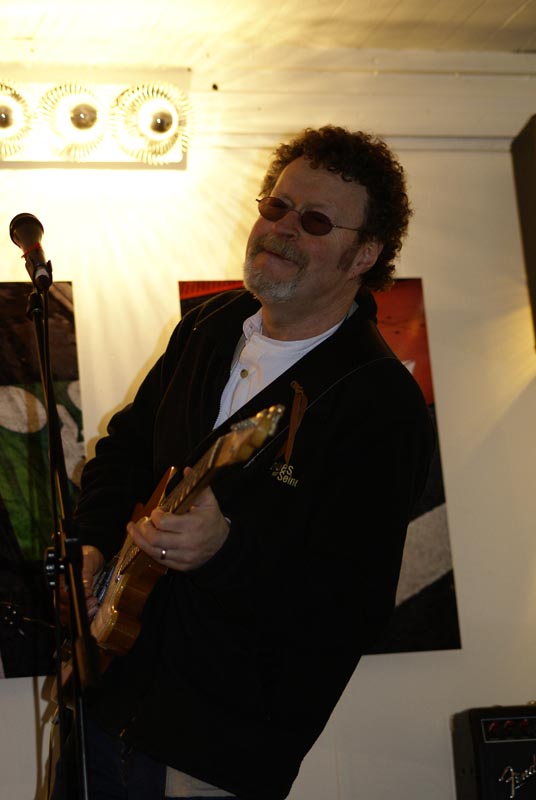 090306-AnnvivMIKE5980ml-XP