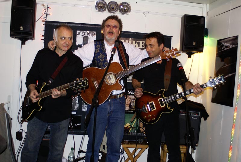 090306-AnnvivMIKE6006-XP