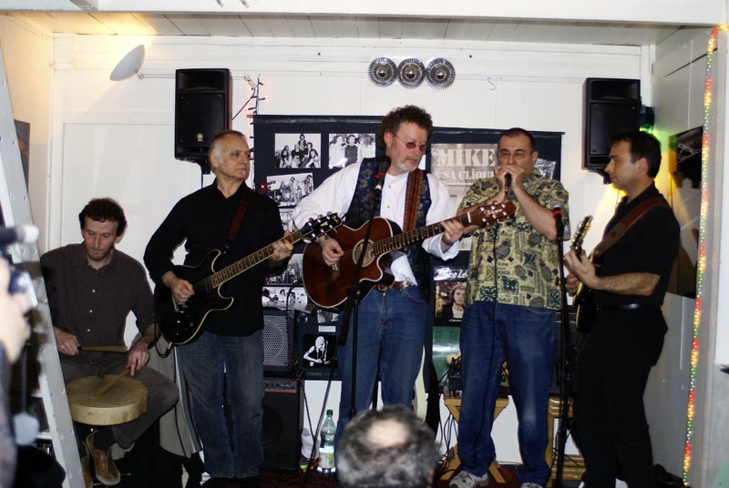 090306-AnnvivMIKE6019-XP