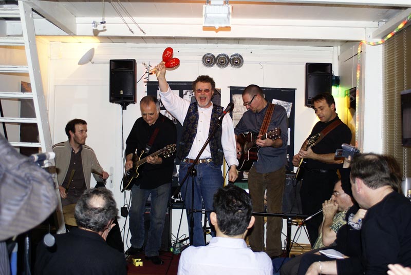 090306-AnnvivMIKE6095-XP